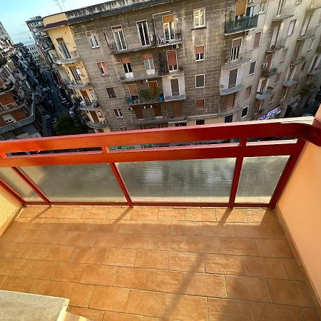 B&B Off Rooms And Relax Napoli Bagian luar foto