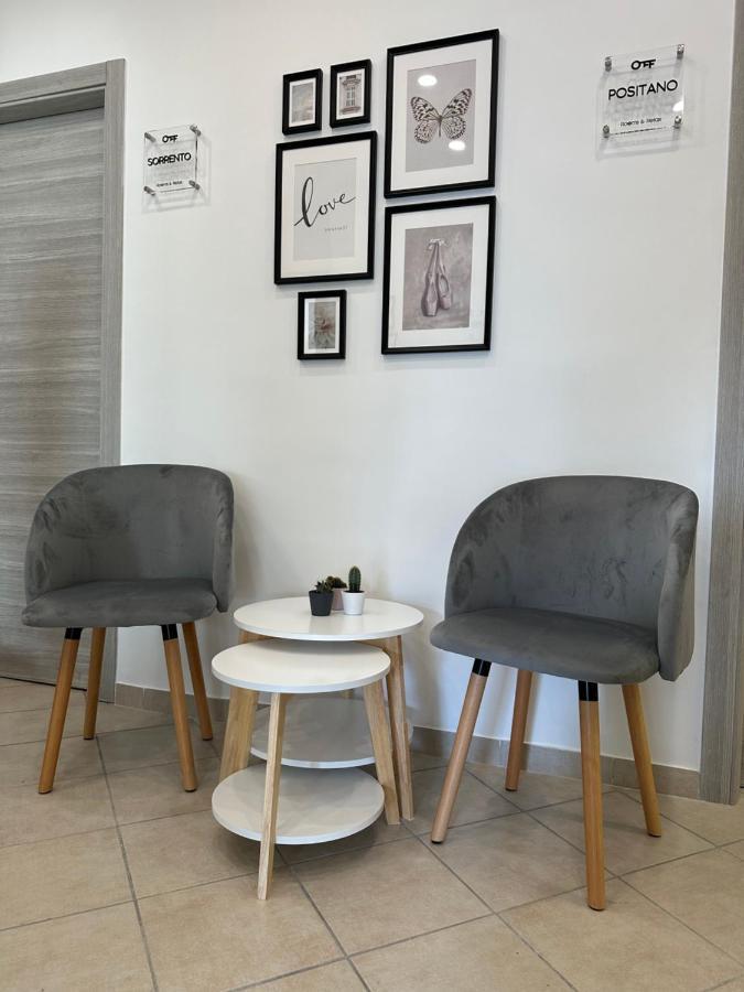 B&B Off Rooms And Relax Napoli Bagian luar foto