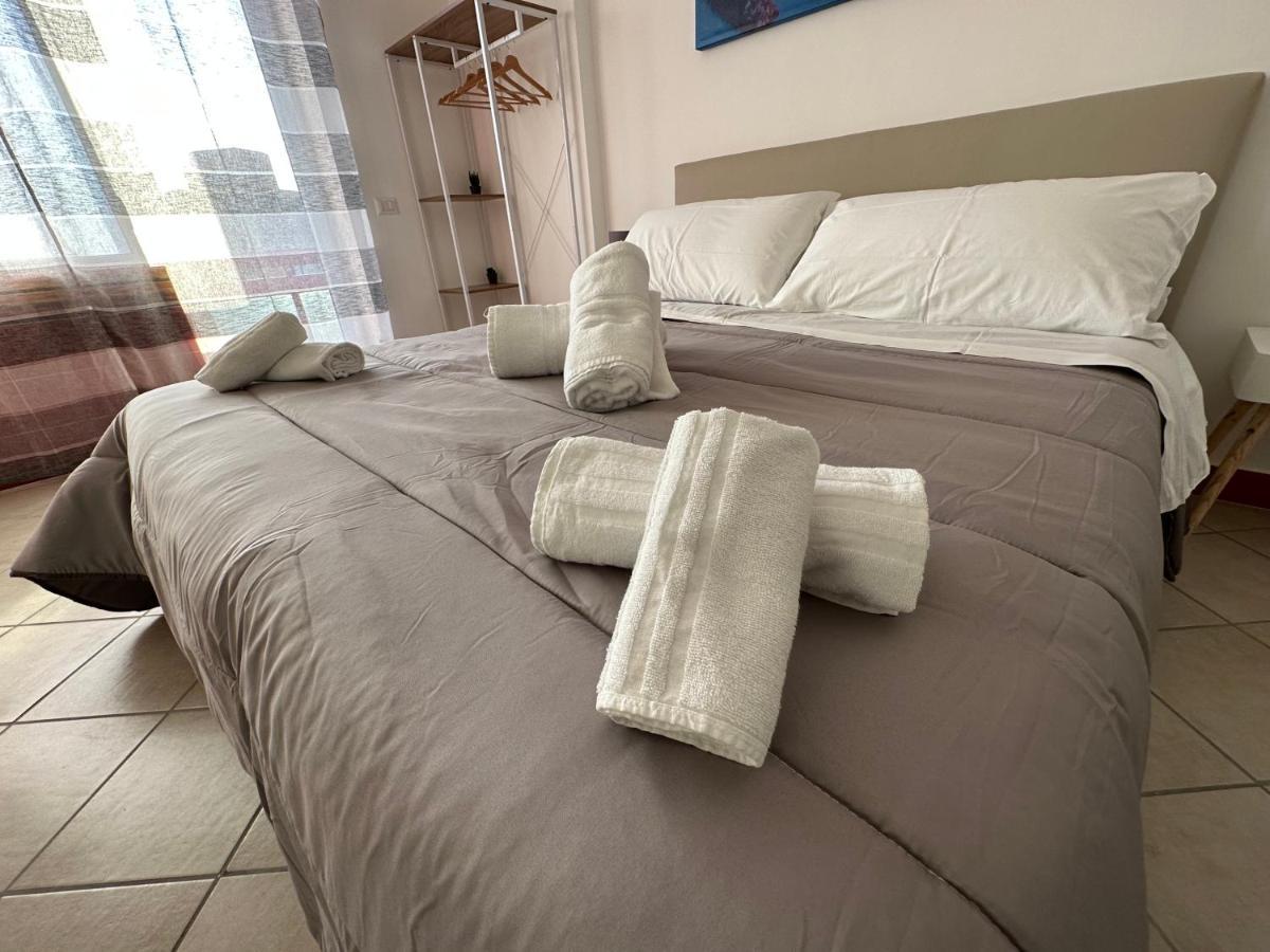 B&B Off Rooms And Relax Napoli Bagian luar foto