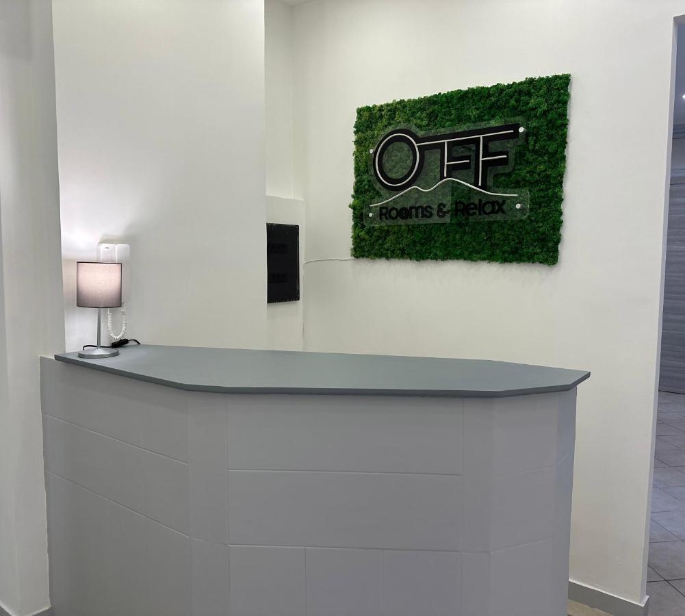 B&B Off Rooms And Relax Napoli Bagian luar foto