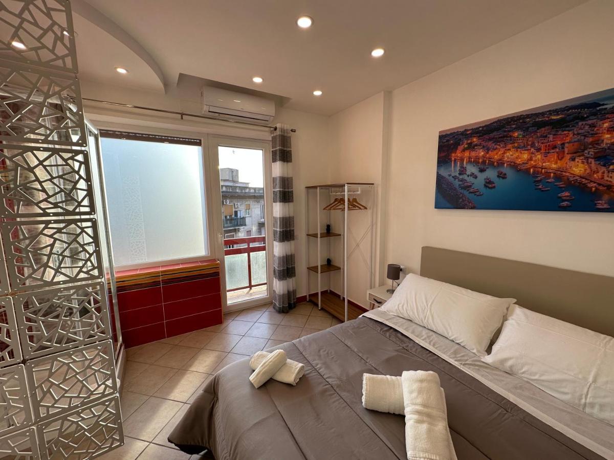 B&B Off Rooms And Relax Napoli Bagian luar foto