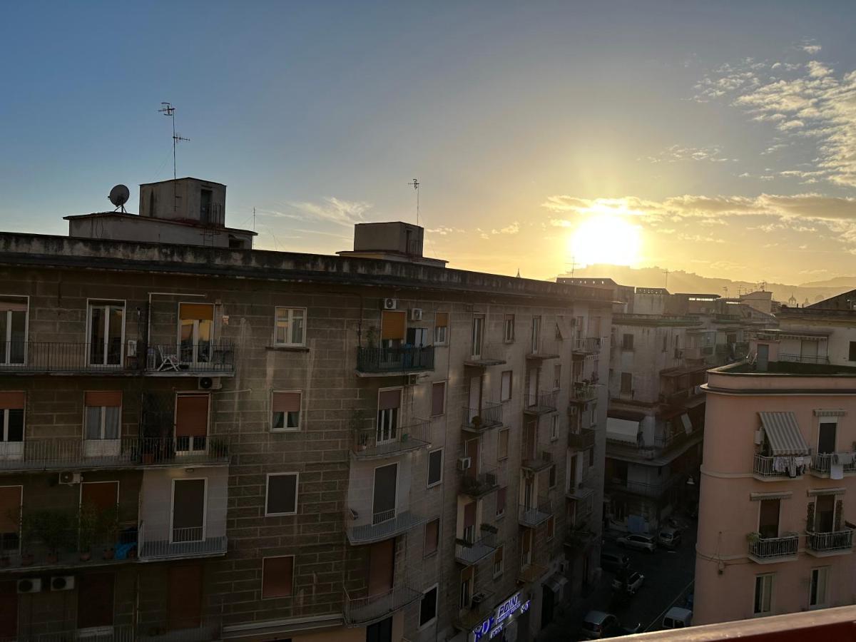B&B Off Rooms And Relax Napoli Bagian luar foto