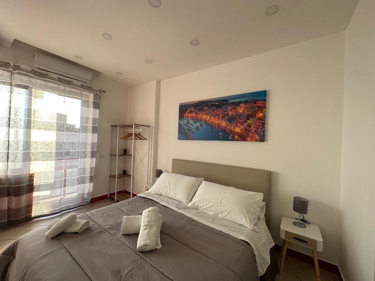 B&B Off Rooms And Relax Napoli Bagian luar foto