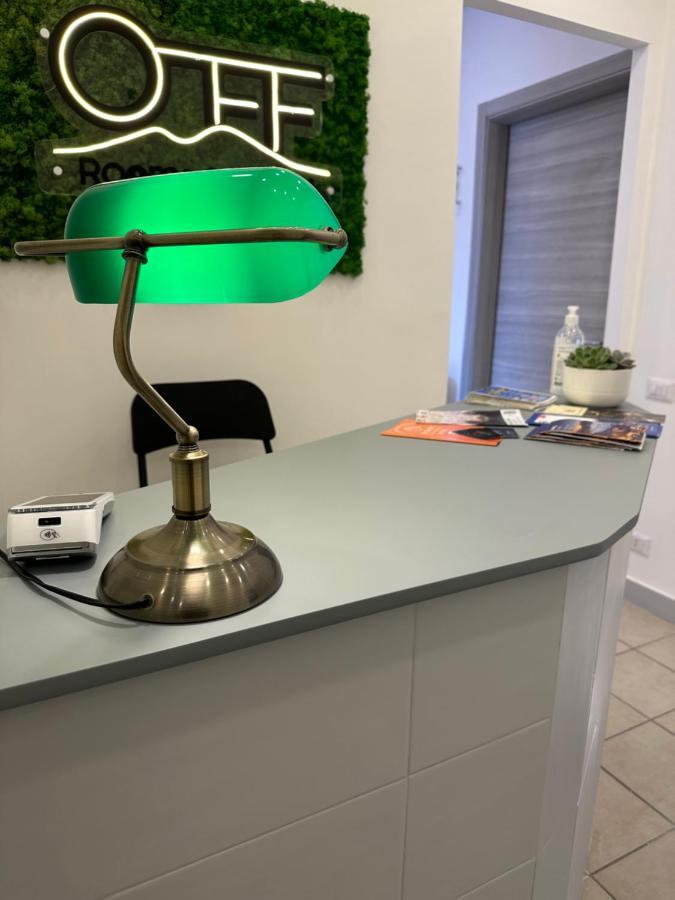 B&B Off Rooms And Relax Napoli Bagian luar foto